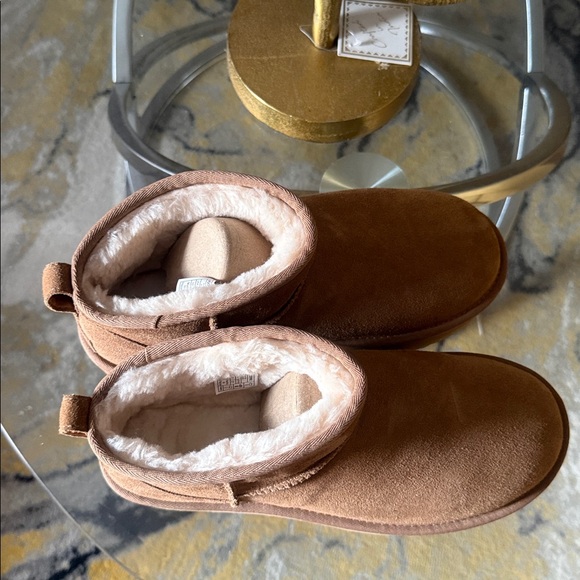 UGG Women’s Classic Ultra Mini Platform in Chestnut - Picture 11 of 13